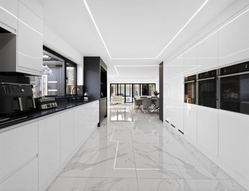 Images for Milverton Drive, Bramhall