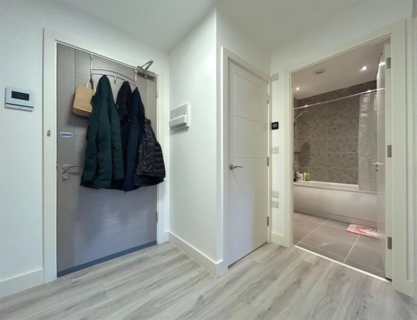 Images for Park Avenue, Sale