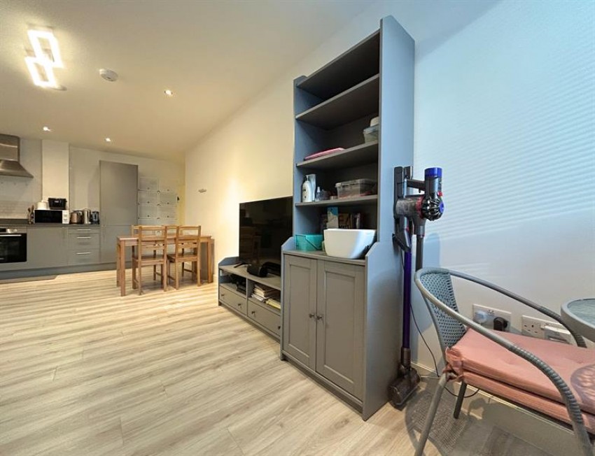 Images for Park Avenue, Sale