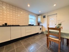 Images for Avonlea Road, Sale