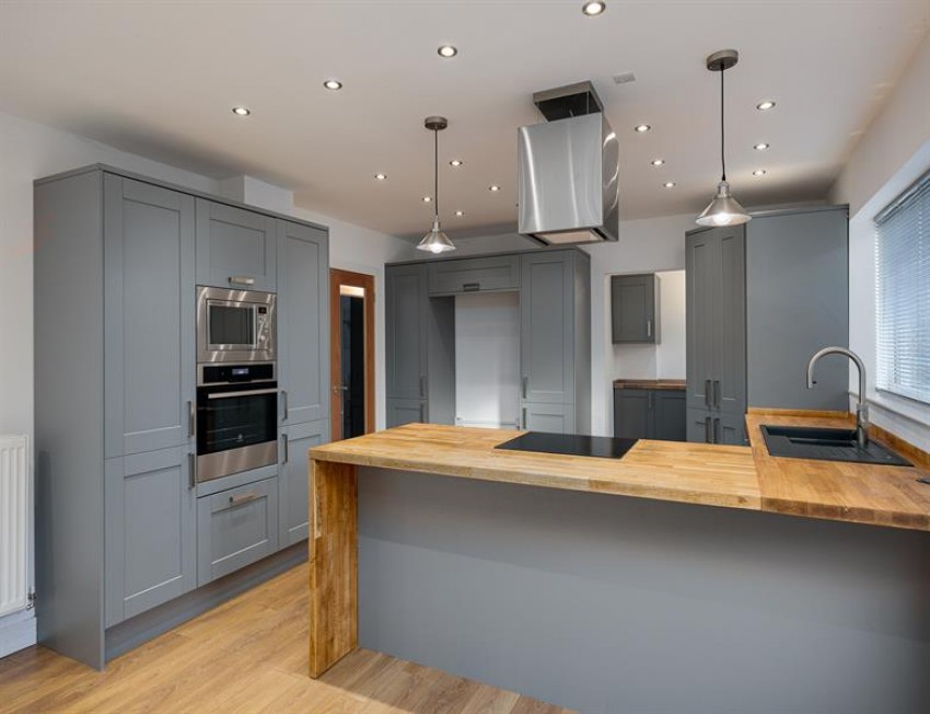 Images for 2988 square feet of contemporary quality in Delamere