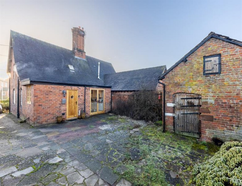Images for Lovingly restored historic cottage in Huxley Lane, Tiverton