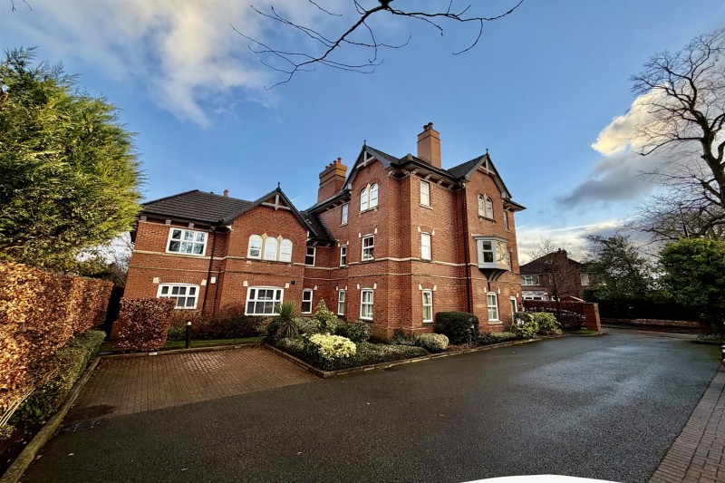 Lynton Grove, Timperley, Altrincham