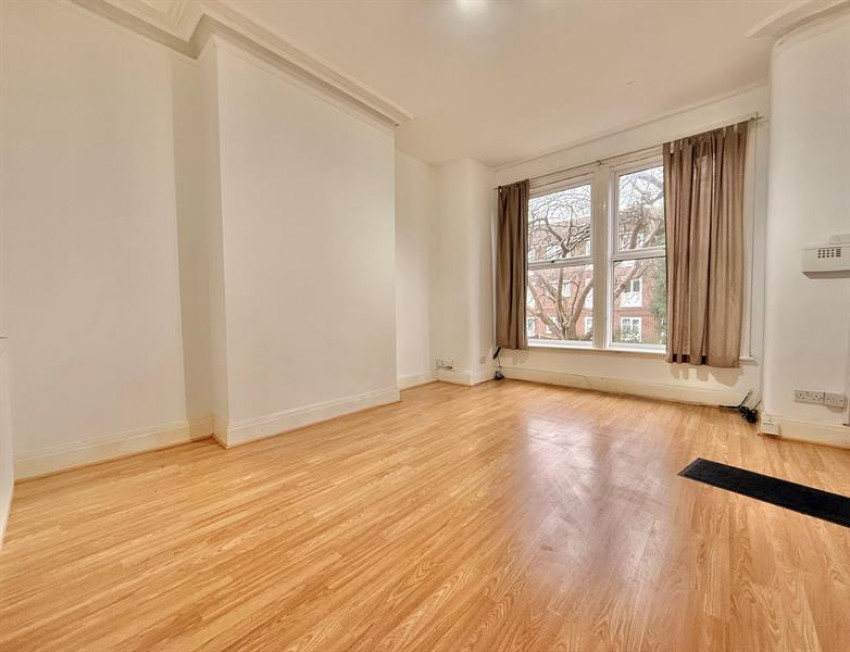 Images for Melrose Avenue, Sale