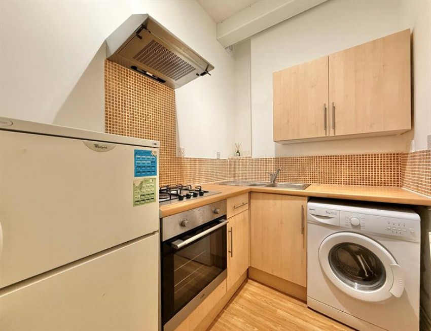 Images for Melrose Avenue, Sale