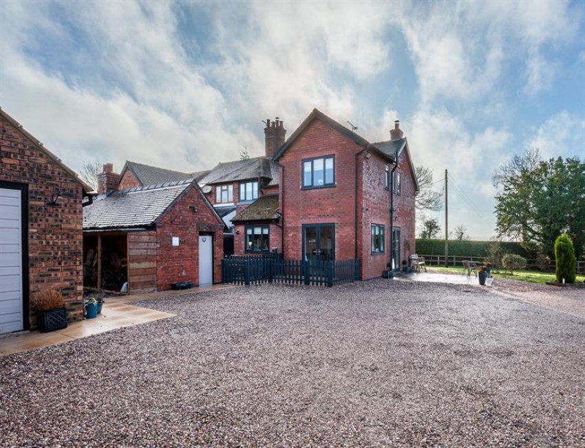 Images for  Refurbished family house with equestrian facilities in Ridley, Tarporley