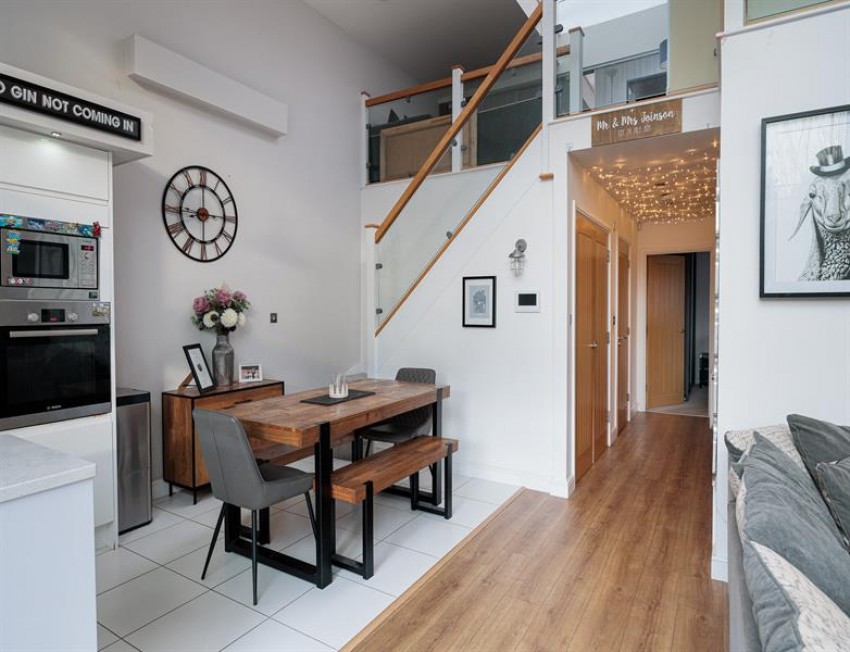 Images for Superb single storey apartment in Chester City