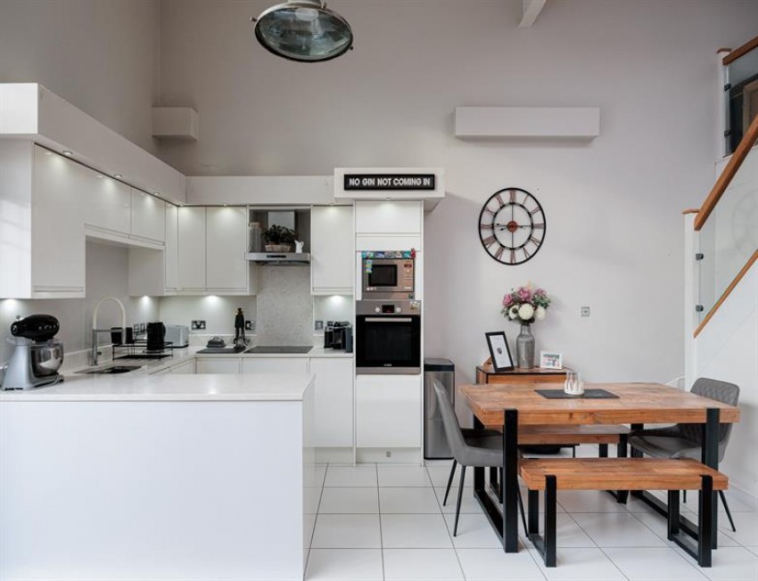 Images for Superb single storey apartment in Chester City