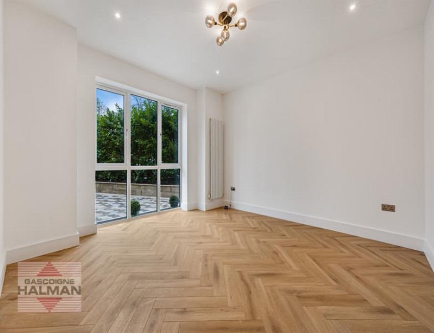 Images for 11 Brooklands Crescent, Sale