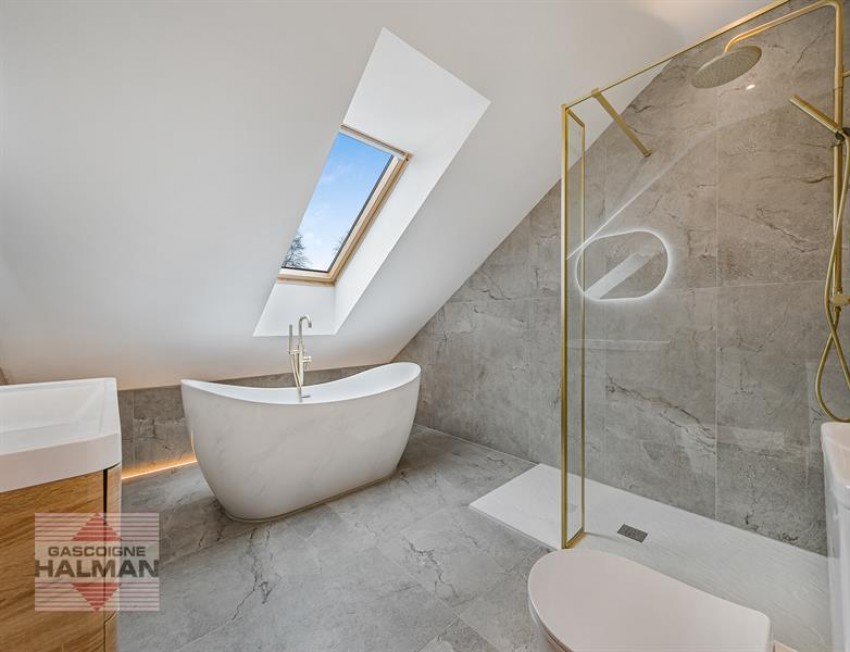 Images for 11 Brooklands Crescent, Sale