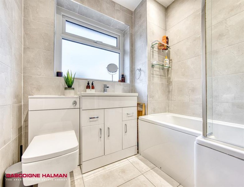 Images for Plymouth Drive, Bramhall