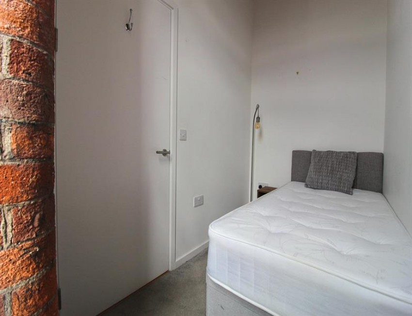 Images for 117, Elisabeth Gardens, Stockport