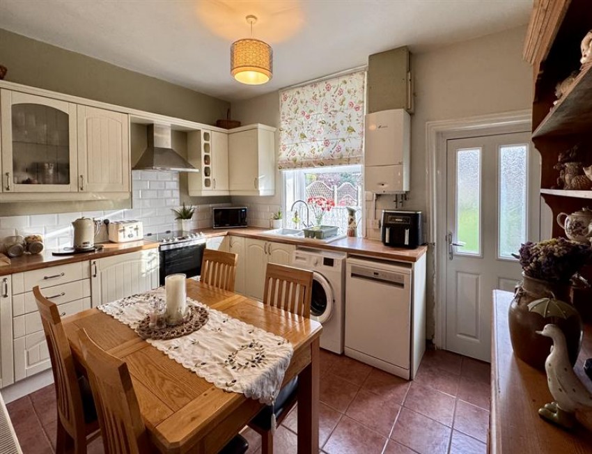 Images for Pikes Lane, Glossop