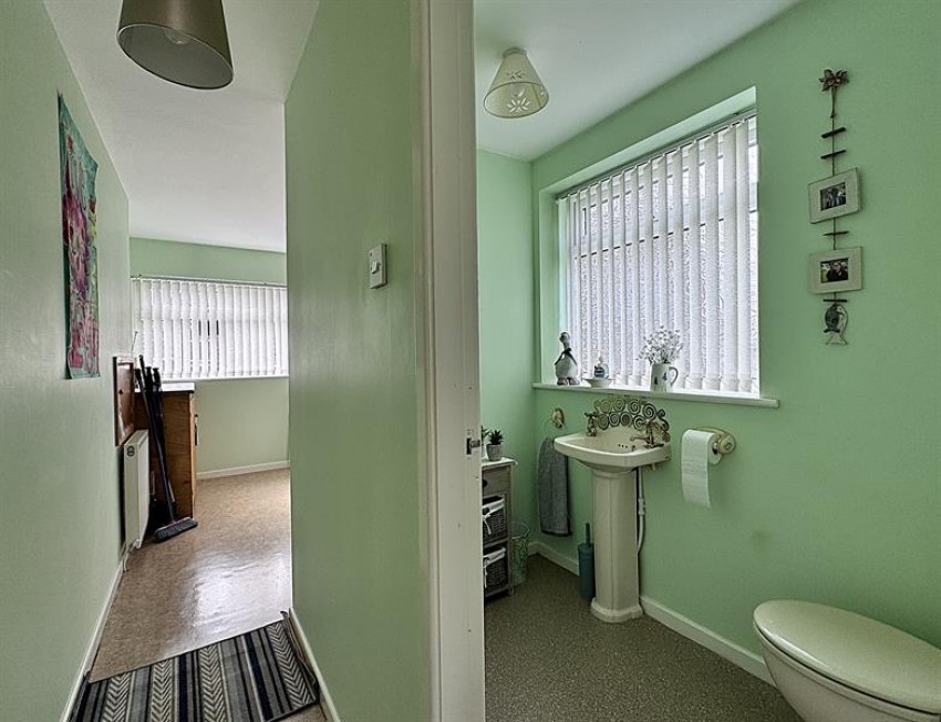 Images for Lawnfold, Hadfield, Glossop