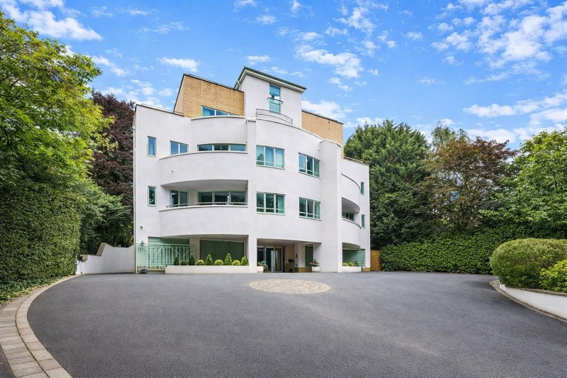 Apt 1 Cornhill, Park Road, Bowdon - Direct garden access & Lift