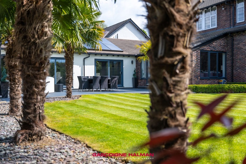 Images for Grasmere Crescent, Bramhall, SK7
