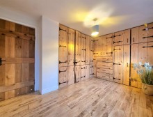 Images for Mere Close, Sale