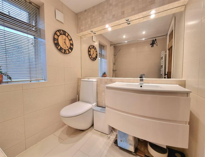 Images for Mere Close, Sale