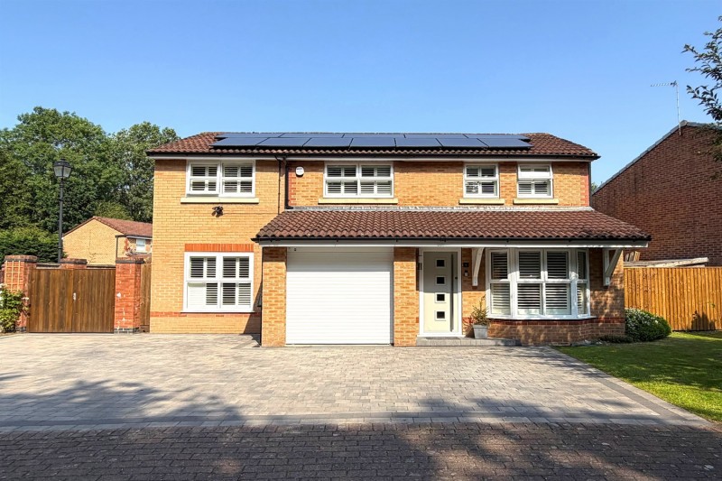 Woodthorn Close, Daresbury, Warrington