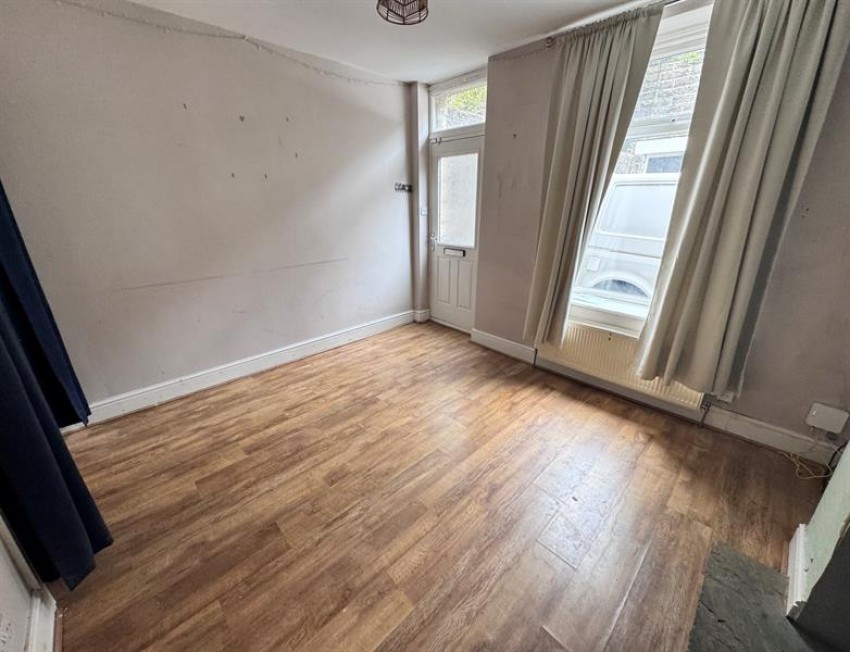 Images for Hollins Avenue, Buxton