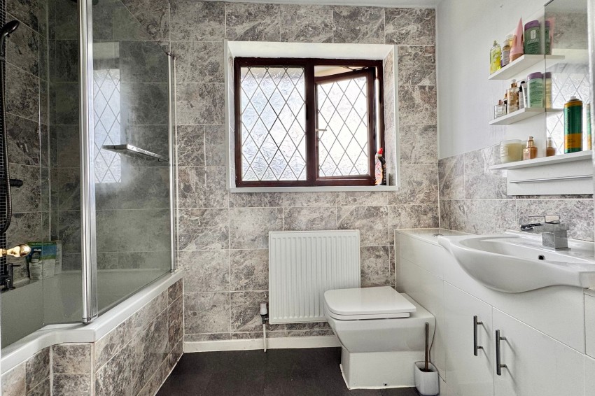 Images for Meadow Bank, Glossop, SK13