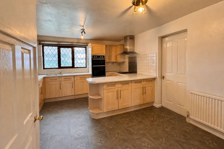 Images for Meadow Bank, Glossop, SK13