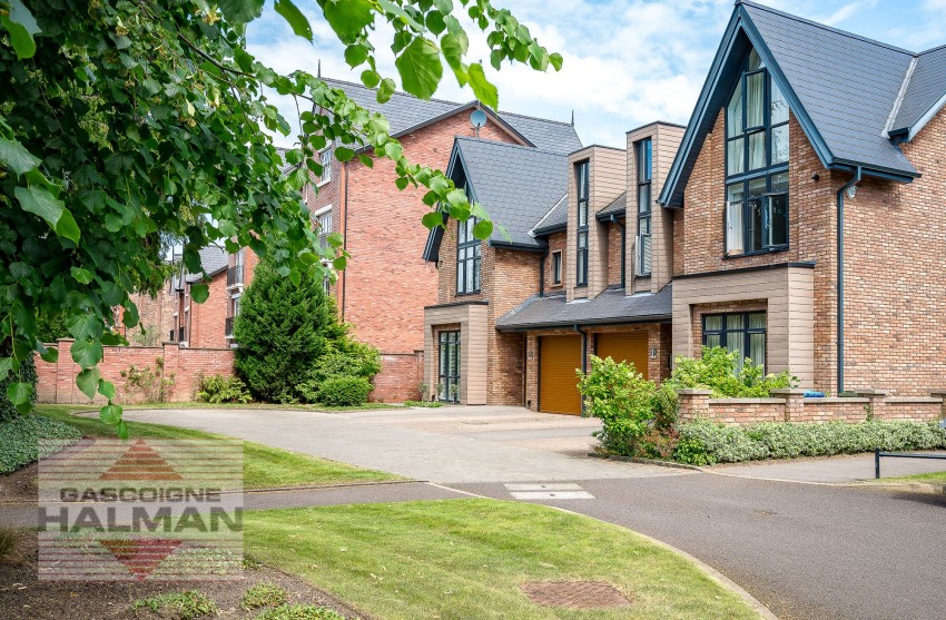 Images for Park House Drive, Sale, M33
