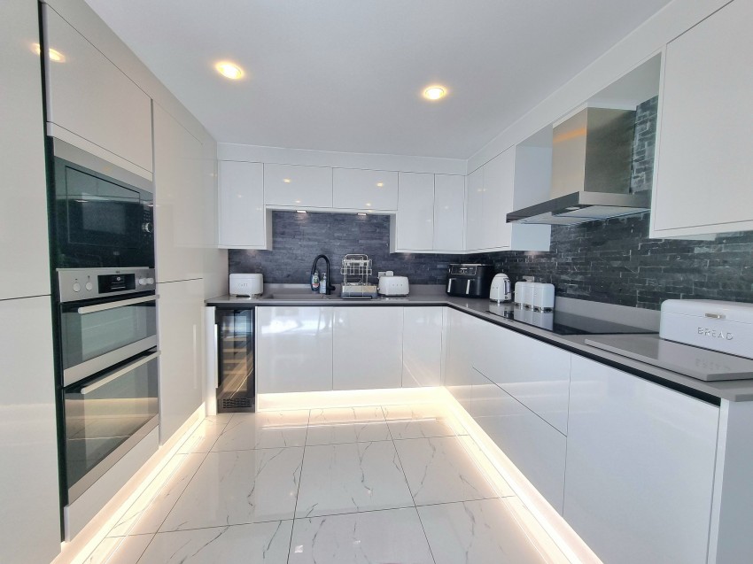 Images for Westbury Avenue, Sale, M33