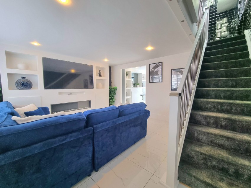 Images for Westbury Avenue, Sale, M33