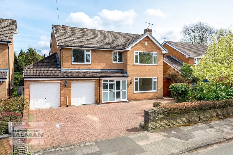 Alcester Road, Sale, M33