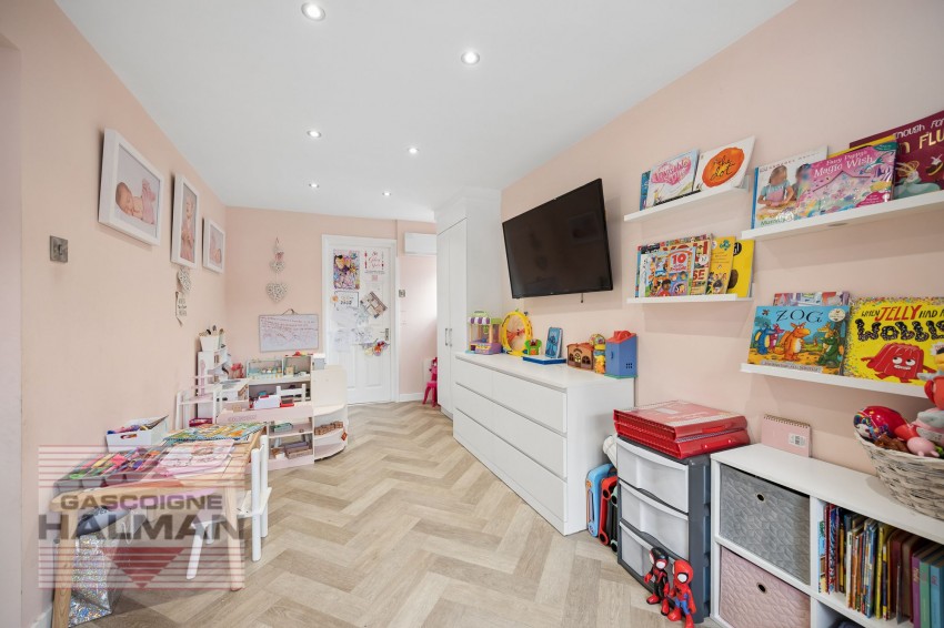 Images for Sedburgh Close, Sale, M33