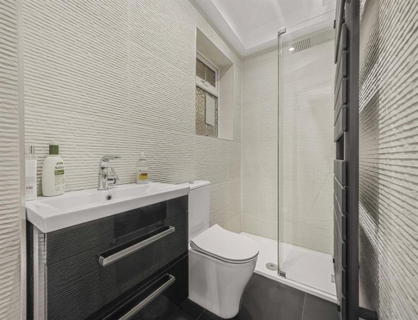 Images for Hale Road, Hale, WA15