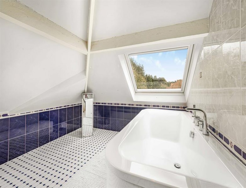 Images for Hale Road, Hale, WA15