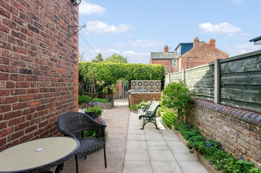 Images for Highfield, Sale, M33