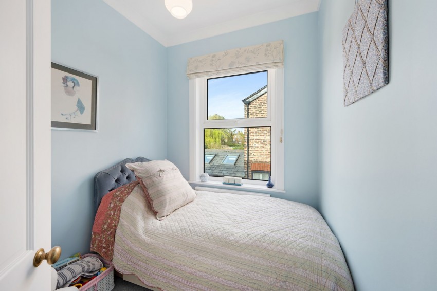 Images for Highfield, Sale, M33