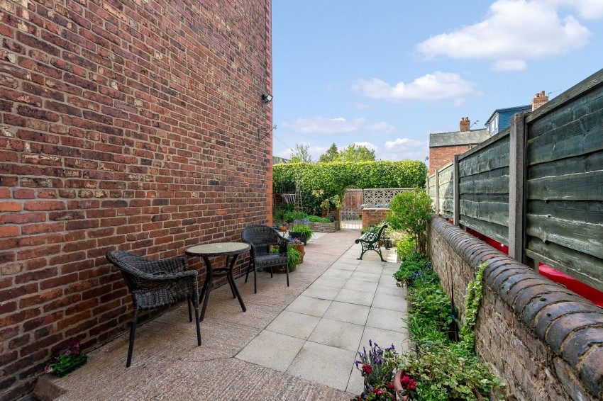 Images for Highfield, Sale, M33