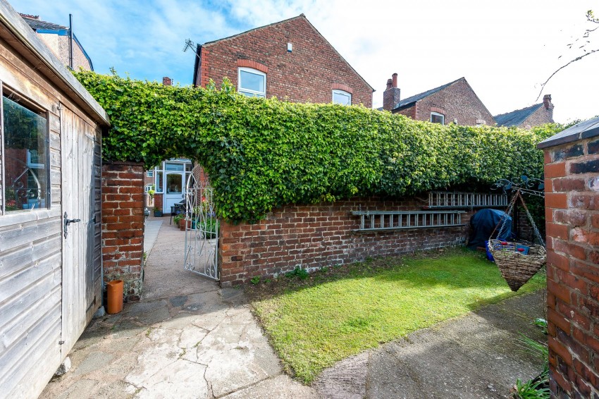 Images for Highfield, Sale, M33