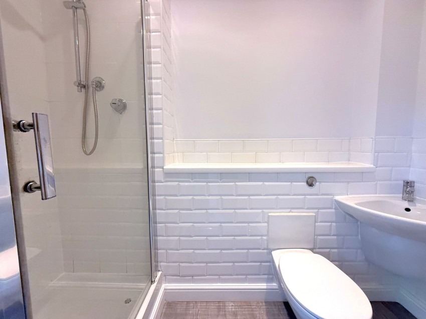 Images for Wharf Road, Sale, M33