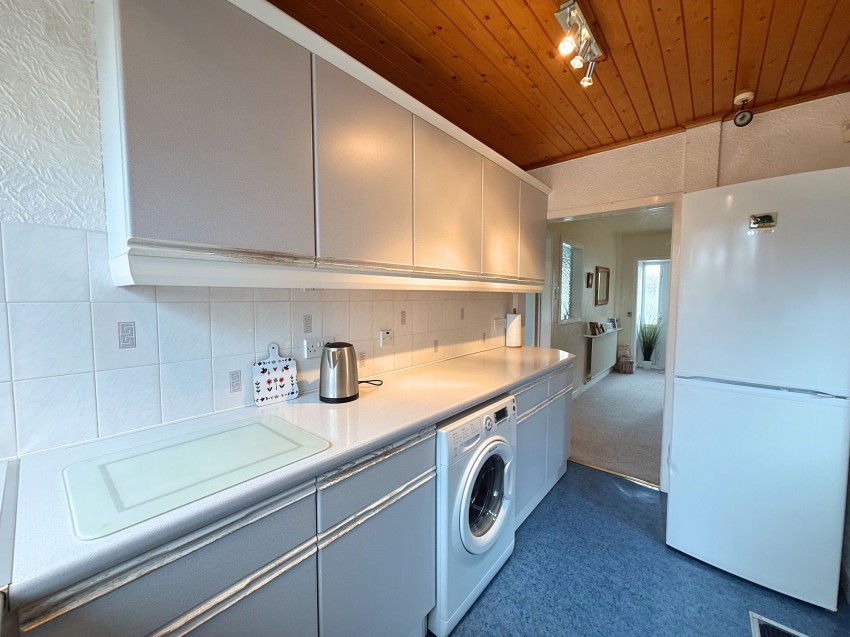 Images for Carlyn Avenue, Sale, M33
