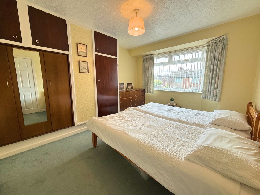 Images for Carlyn Avenue, Sale, M33