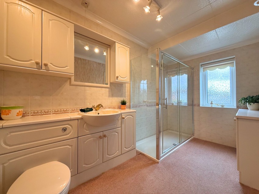 Images for Carlyn Avenue, Sale, M33