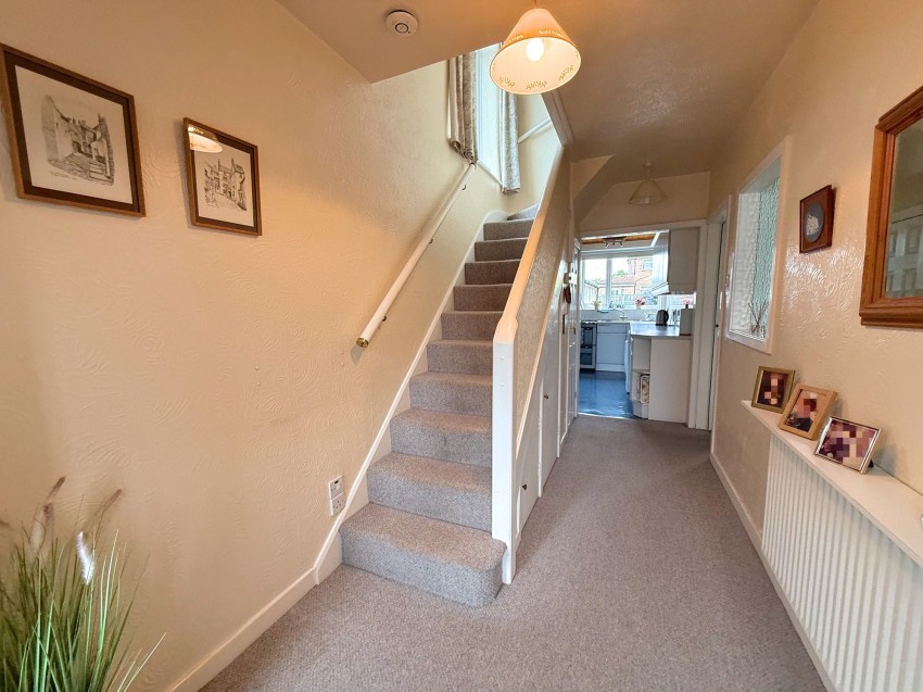 Images for Carlyn Avenue, Sale, M33