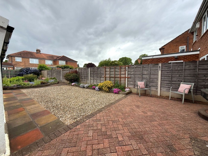 Images for Carlyn Avenue, Sale, M33