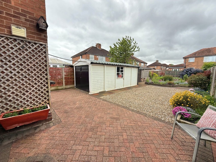 Images for Carlyn Avenue, Sale, M33