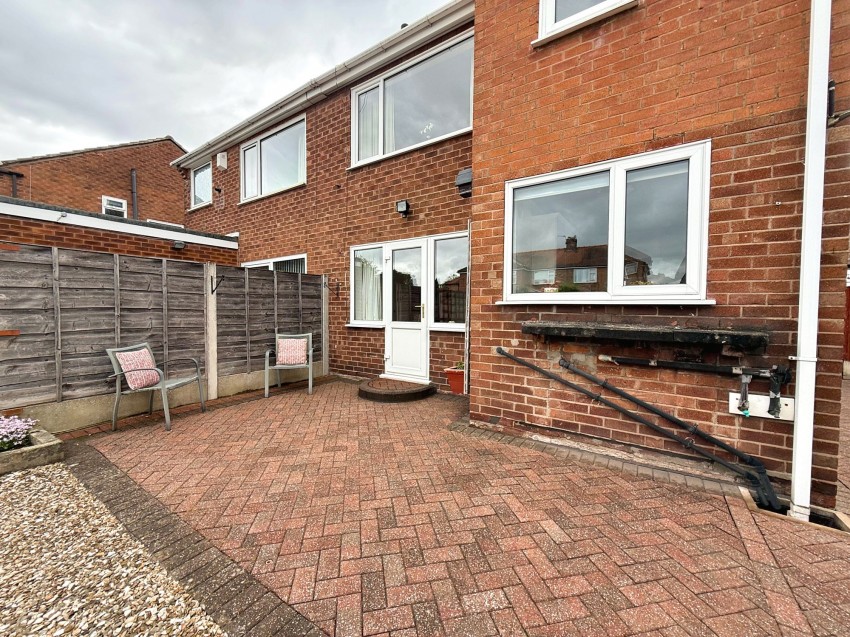 Images for Carlyn Avenue, Sale, M33