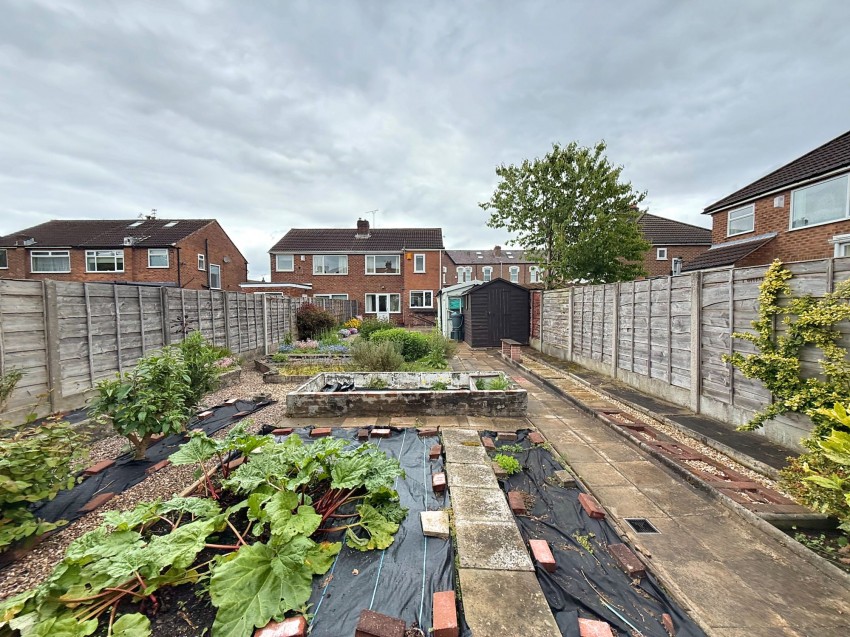 Images for Carlyn Avenue, Sale, M33