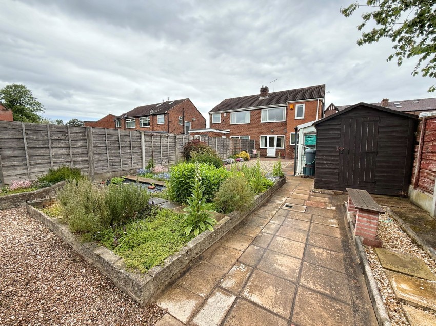 Images for Carlyn Avenue, Sale, M33