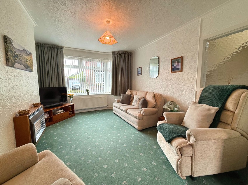 Images for Carlyn Avenue, Sale, M33
