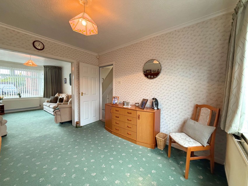 Images for Carlyn Avenue, Sale, M33