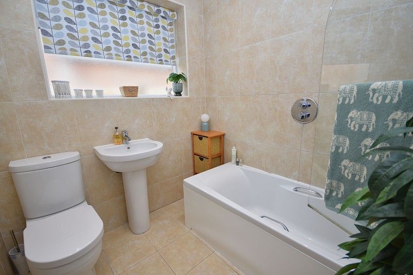 Images for Bollinbarn Drive, Macclesfield, SK10